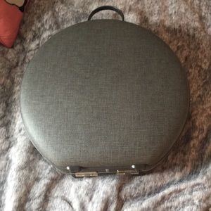 Vintage American Tourister Round Train Case